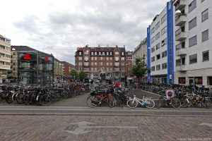 Place Christianshavn Torv dans le quartier Christiana à Copenhague, Danemark