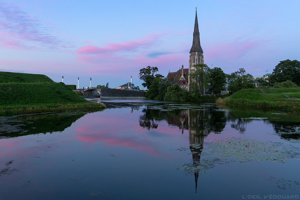 Crépuscule à Kastellet avec l'Église Saint-Alban, Copenhague Danemark © L'Oeil d'Édouard