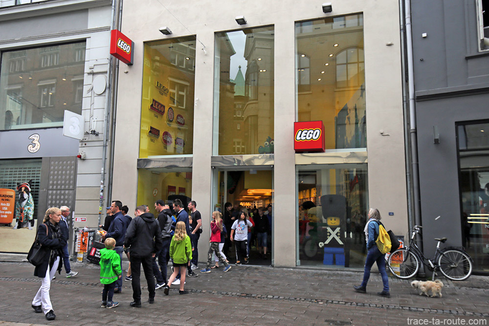 Magasin Lego sur la rue commerçante Strøget à Copenhague, Danemark