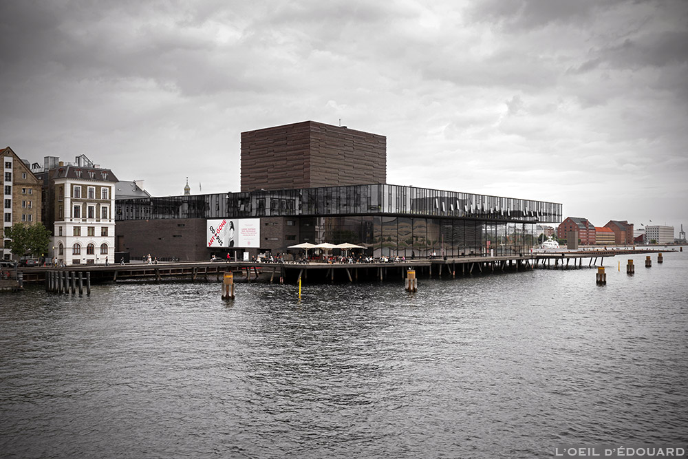 Théâtre Skuespilhuset de Copenhague sur le bord de la rivière SyhavnenDanemark © L'Oeil d'Édouard