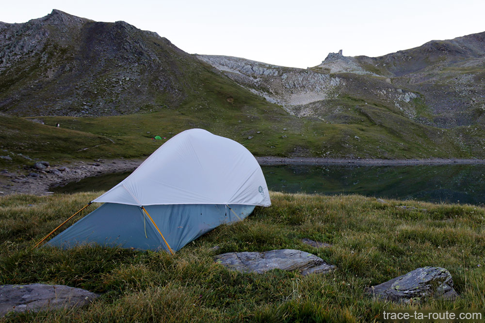 Tente Ghost 2 UL Mountain Hardwear - bivouac aux Lacs Sainte-Catherine vers le Refuge du Mont Thabor (Maurienne)