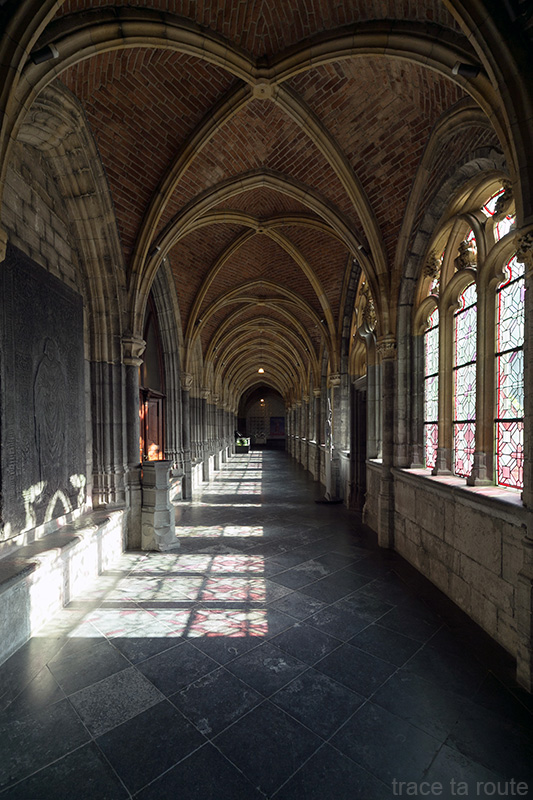 Couloir du cloitre de la Cathédrale Saint-Paul de Liège, intérieur
