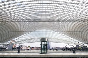 Architecture Gare des Guillemins Liège - Santiago Calatrava - Quais Toit voute en verre