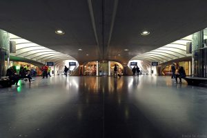Architecture Gare des Guillemins Liège - Santiago Calatrava - galerie boutiques