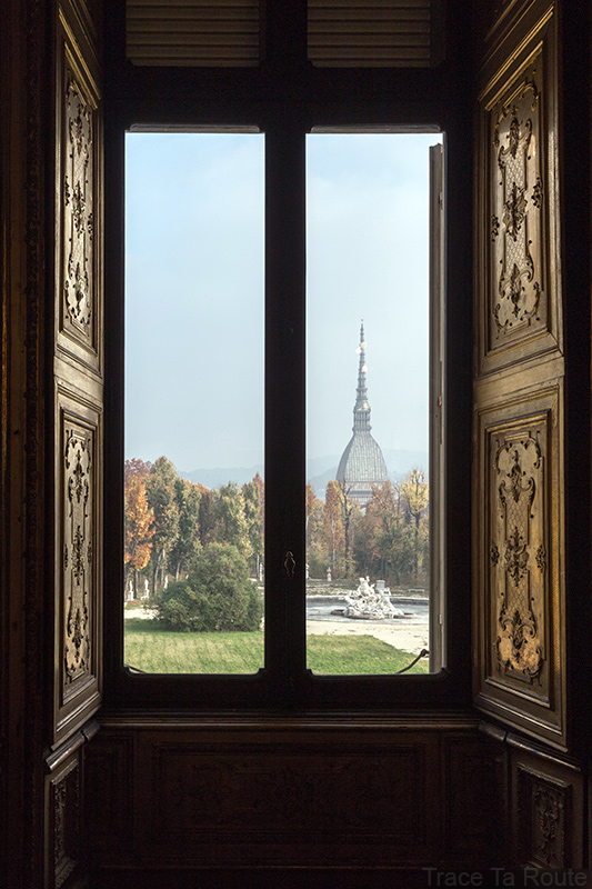 Palazzo Reale Torino - Mole Atonelliana (Musée du Cinéma de Turin) vue depuis galerie de Daniel du Palais Royal