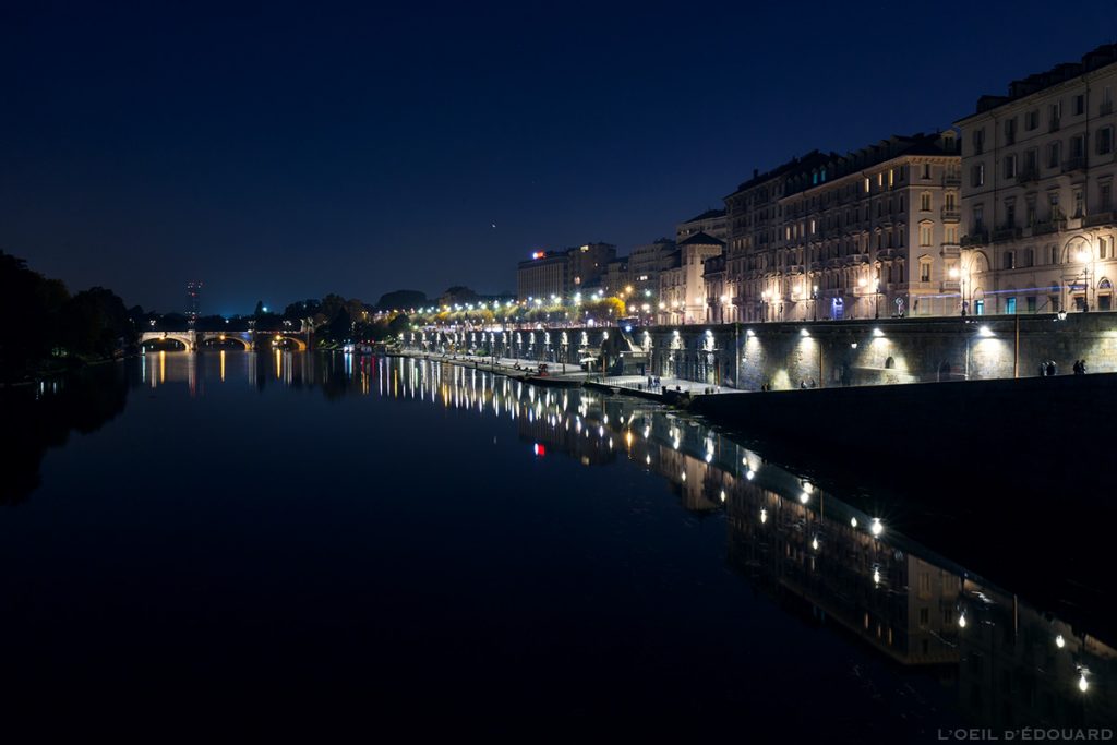 Quai Murazzi del Po Giuseppe Farassino de Turin, la nuit, et le Pont Umberto Ier © L'Oeil d'Édouard