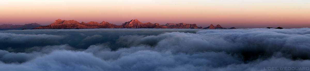 Mer de nuages sur le Trièves et coucher de soleil sur l'Obiou depuis le sommet du Mont Aiguille (Vercors) © L'Oeil d'Édouard