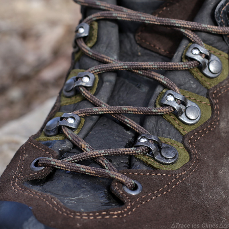 Test chaussures de randonnée LOWA Ticam II GTX lacets billes poulies