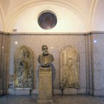 Buste de Francesco Hayez au Famedio, Cimetière Monumental de Milan