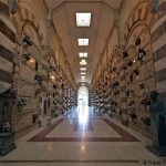 Caveaux d'une allée du Famedio, Cimetière Monumental de Milan