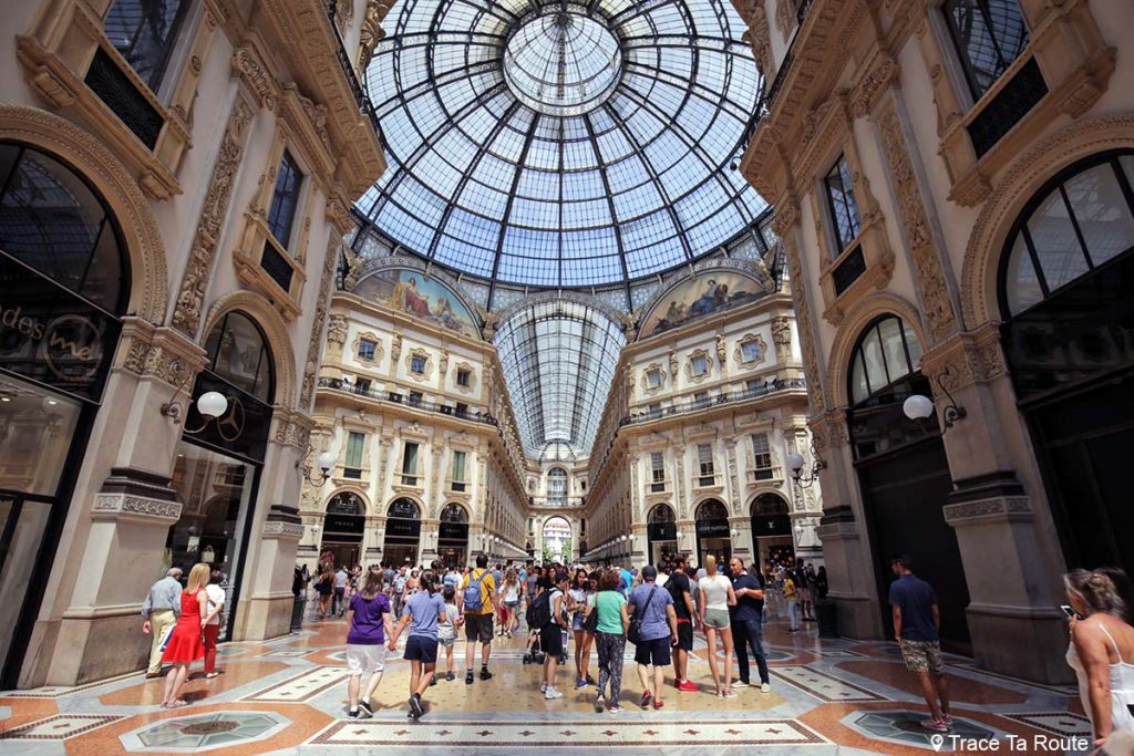 Verrière au centre de la Galleria Vittorio Emanuele II de Milan