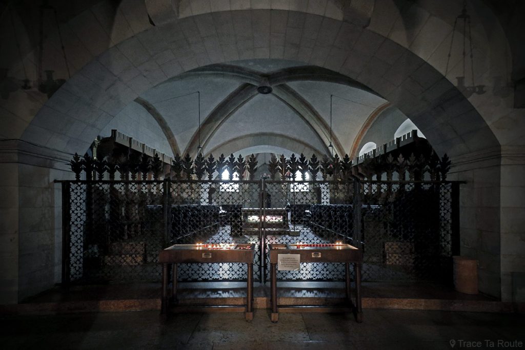 Relique corps de Saint-Zénon dans la crypte de la Basilique San Zeno de Vérone - Basilica San Zeno Maggiore di Verona