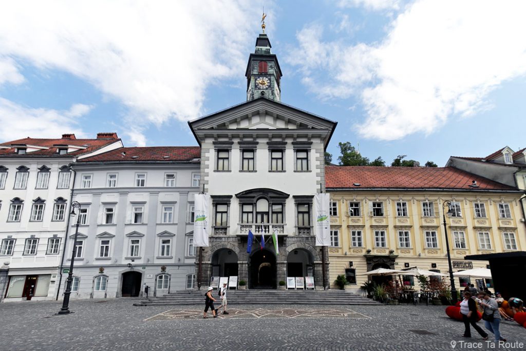 Hôtel de ville de Ljubljana dans la rue Mestni trg, Slovénie