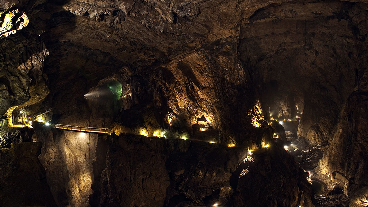 Intérieur des grottes de Škocjan en Slovénie - Škocjanske jame - Škocjan caves in Slovenia