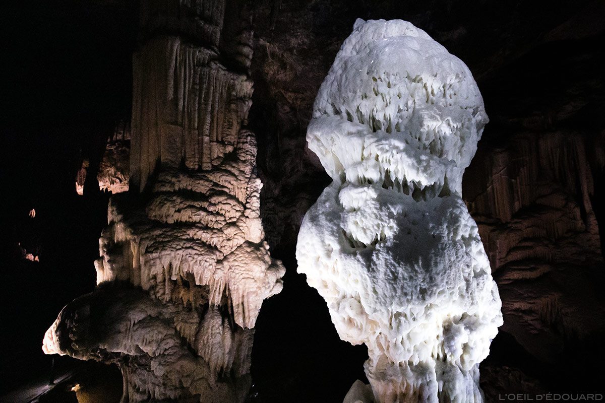 Colonne Orgue et stalagmite chou-fleur dans la Grotte de Postojna, Slovénie - Postojnska jama Postojna cave Slovenia © L'Oeil d'Édouard