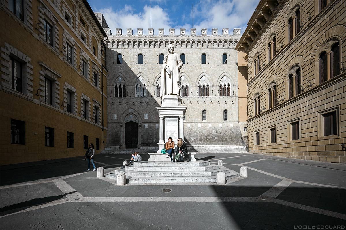 Visite de Sienne : Palazzo Salimbeni, Piazza Salimbeni, Siena