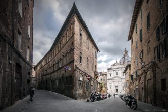 Visite de Sienne : rue via Sallustio Bandini, Siena