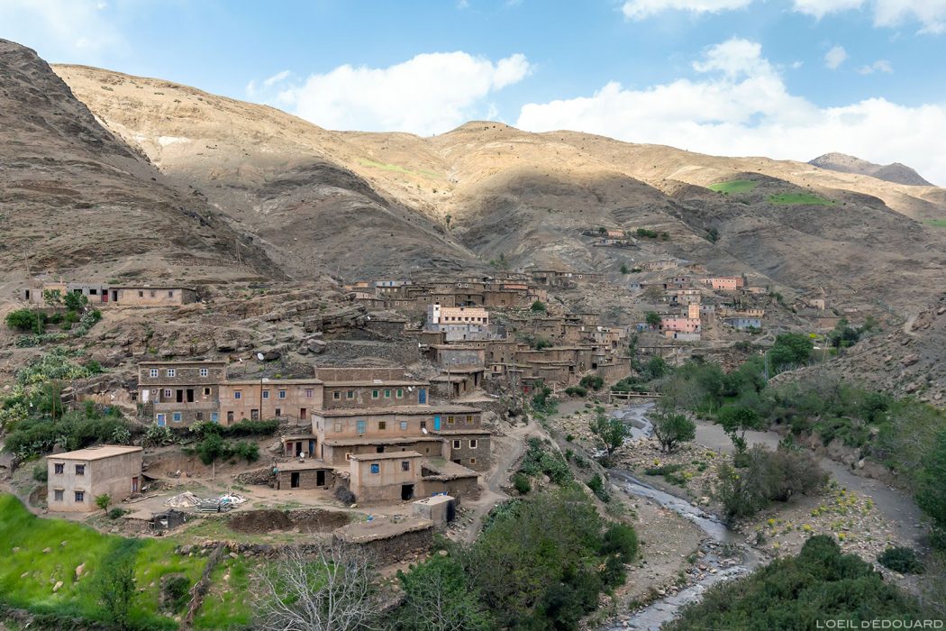 Village marocain de Aït Ben Hammar et l'Oued Tichka, Vallée du Tichka au Maroc