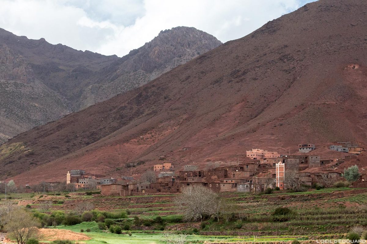 Village marocain de Aguelmouss, Montagne de l'Atlas, Maroc