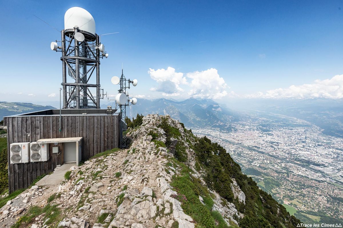 Radar au sommet Le Moucherotte et vue sur Grenoble