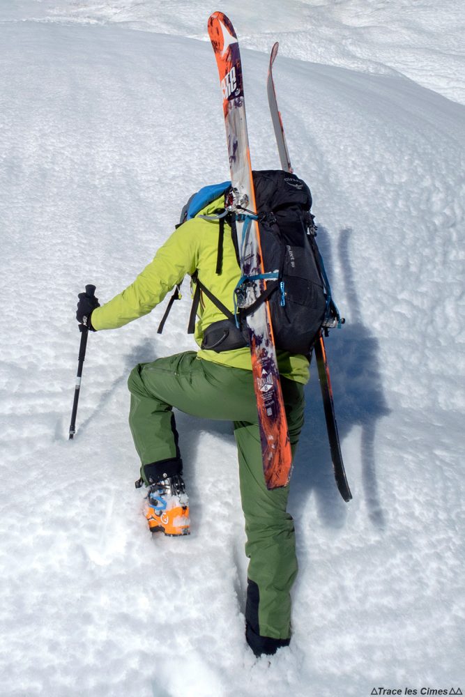 Porte-skis latéral Test sac à dos alpinisme ski de randonnée Osprey Mutant 38 backpack review