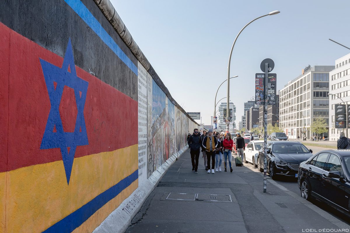 Mur de Berlin Allemagne East Side Gallery peinture "Homeland" Günther SCHÄFER / paintings Wall of Berlin Germany / Berliner Mauer Deutschland