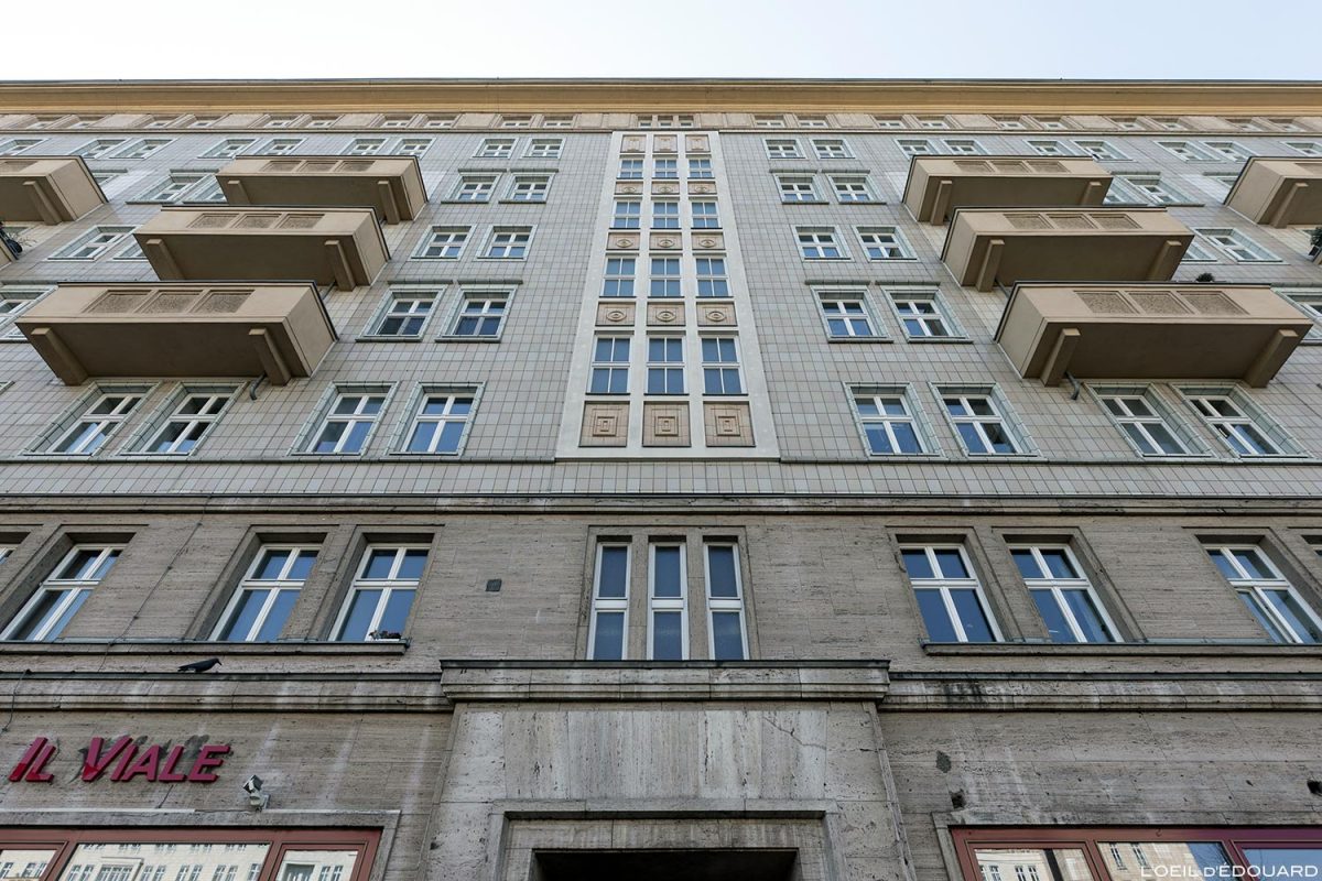 Façade Architecture bâtiment Allemagne de l'Est Berlin, Karl Marx allee Deutschland Germany building Communisme soviétique