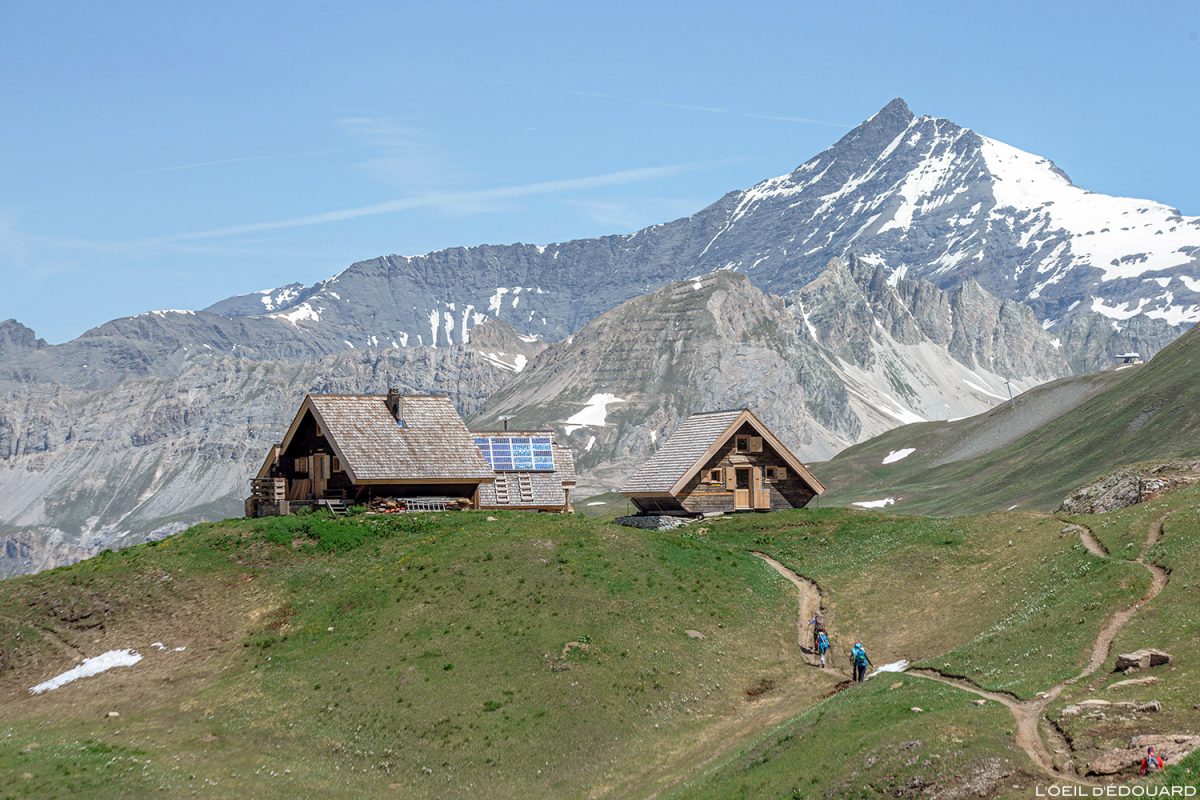 Le Refuge des Fours en Vanoise et l'Aiguille de la Grande Sassière - Paysage Montagne Alpes Mountain Landscape