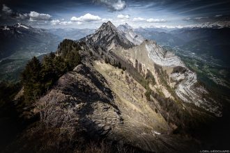 La Dent de Cons vue depuis le sommet de La Belle Étoile, Bauges Savoie Alpes - Paysage Montagne Randonnée Outdoor summit Mountain Landscape