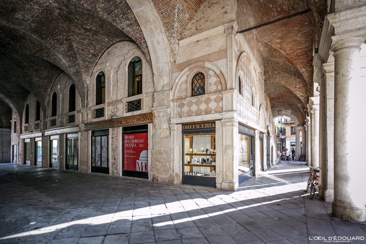 Arcades Palazzo della Ragione Vicence Italie Vénétie - Basilica Palladiana Vicenza Italia Veneto Italy