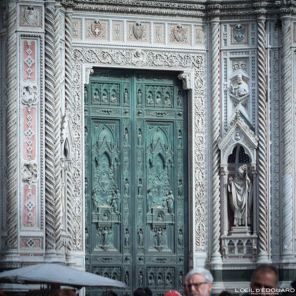 Porte en bronze Façade Cathédrale de Florence Toscane Italie - Cattedrale di Santa Maria del Fiore Duomo Firenze Toscana Italia Tuscany Italy church architecture Renaissance