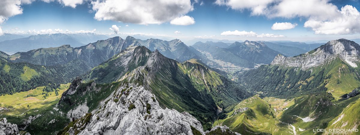 Vue sommet Arcalod Massif des Bauges Savoie Alpes France Randonnée Montagne Paysage - Mountain Landscape French Alps Outdoor Hike Hiking