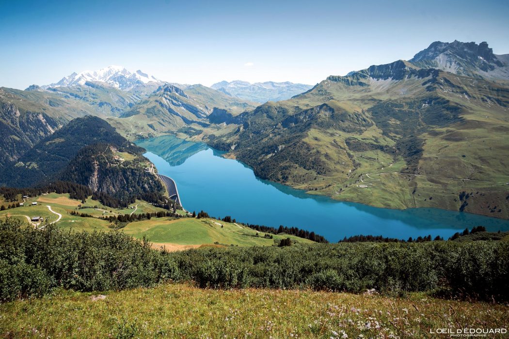Le Lac de Roselend et le Mont Blanc depuis la Roche Parstire Randonnée Massif du Beaufortain Savoie Alpes France Paysage Montagne - Landscape Mountain Lake French Alps Outdoor Hike Hiking