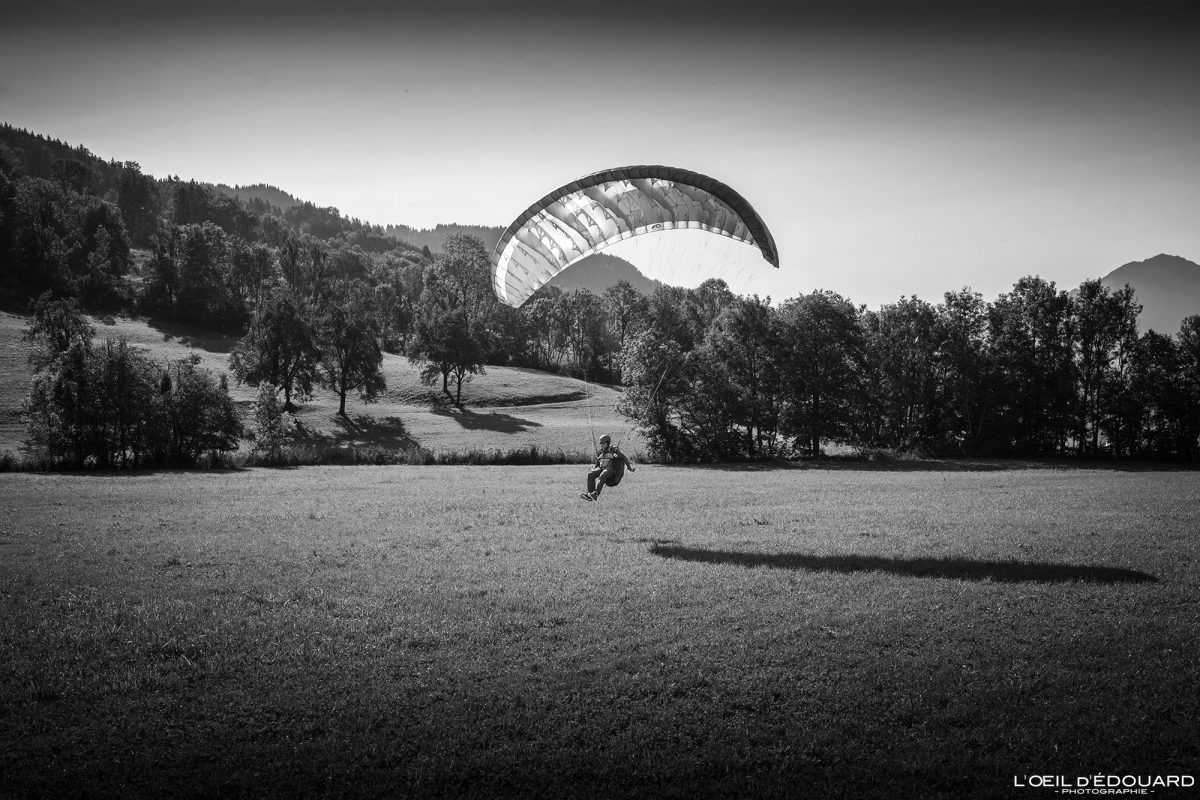 Col du Marais Atterrissage Vol parapente Bornes-Aravis Haute-Savoie Alpes Paysage Montagne Outdoor French Alps Mountain Landscape Paragliding fly paraglider flying