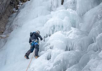 Cascade de Glace autour de Briançon Alpinisme Hautes-Alpes Alpes France Montagne Hiver Outdoor Ice Climbing Mountaineering French Alps Mountain Winter Snow