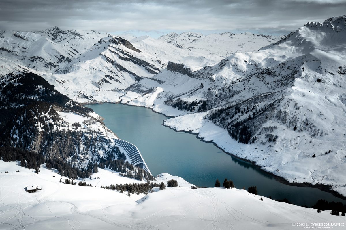 Lac de Roselend en Hiver depuis la Roche Parstire Ski de randonnée Massif du Beaufortain Savoie Alpes Paysage Montagne Neige France Outdoor French Alps Mountain Landscape Winter Snow Ski touring