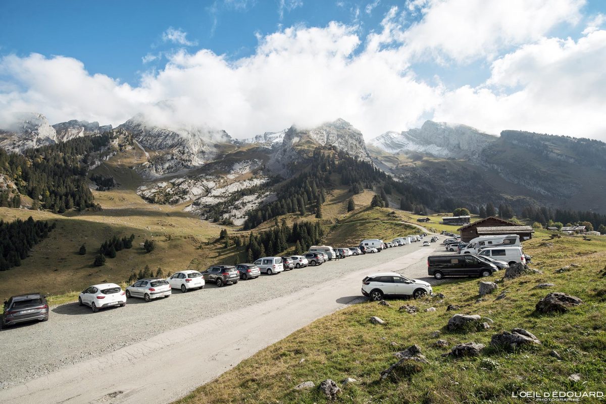 Parking de l'Arpettaz Les Confins La Clusaz Chaine des Aravis Haute-Savoie Alpes France Randonnée Montagne Paysage Outdoor French Alps Mountain Landscape