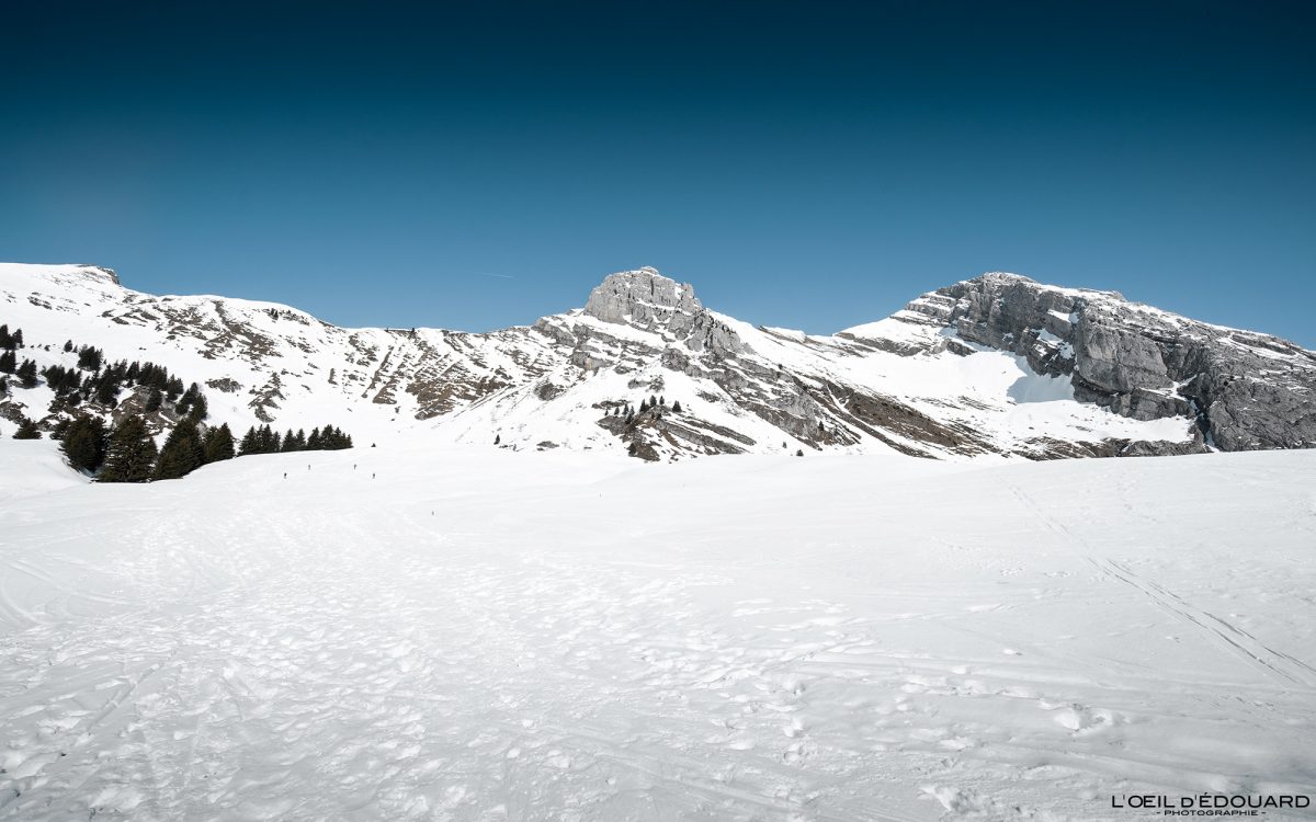 Le Buclon et Pic de Jallouvre Chaine du Bargy Massif du Bornes Haute-Savoie Alpes France Paysage Montagne Hiver Neige Ski de Randonnée Outdoor French Alps Mountain Landscape Winter Snow Ski touring