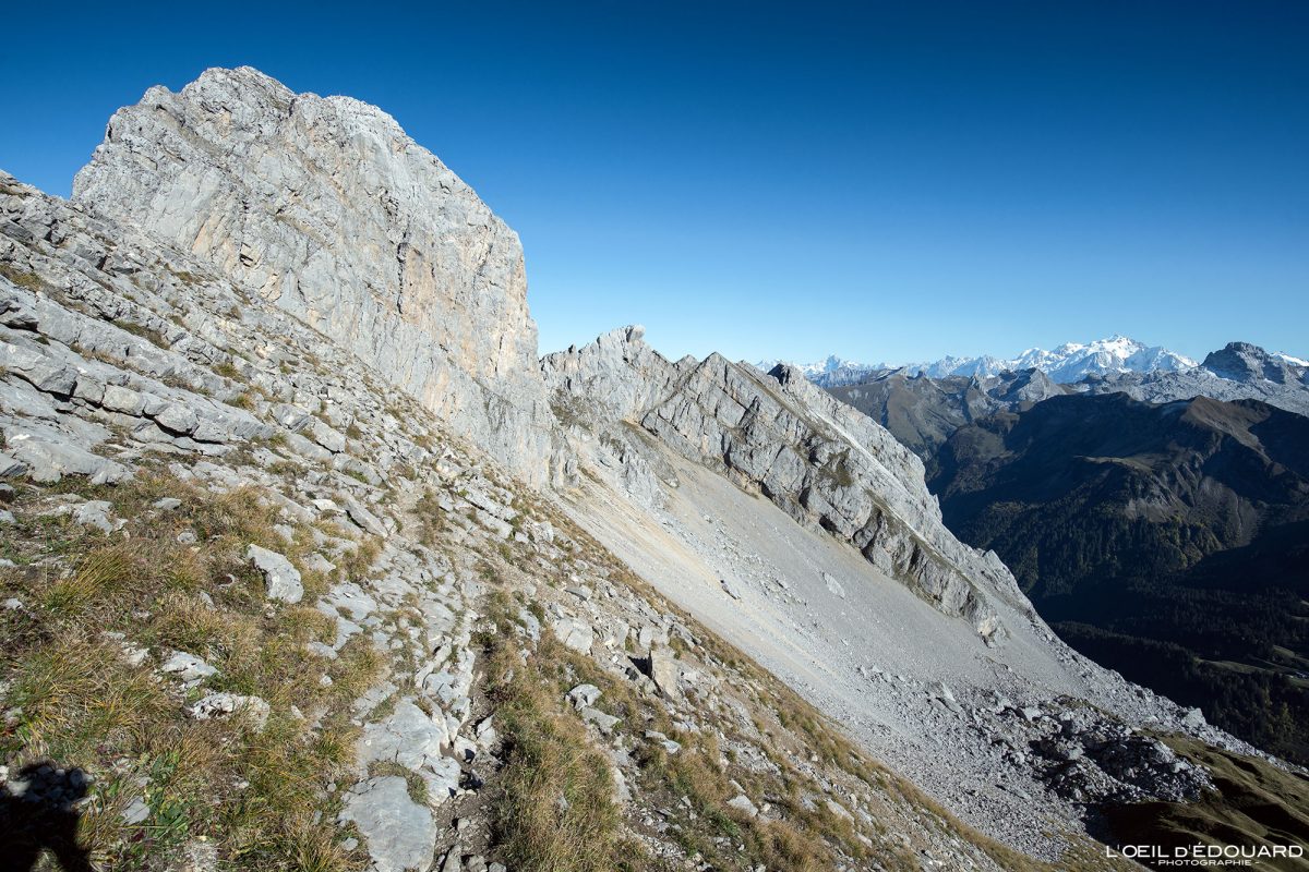 Sentier de randonnée Pointe du Midi Chaine du Bargy Massif des Bornes Haute-Savoie Alpes France Paysage Montagne Nature Outdoor French Alps Landscape Mountain Hike Hiking Trail