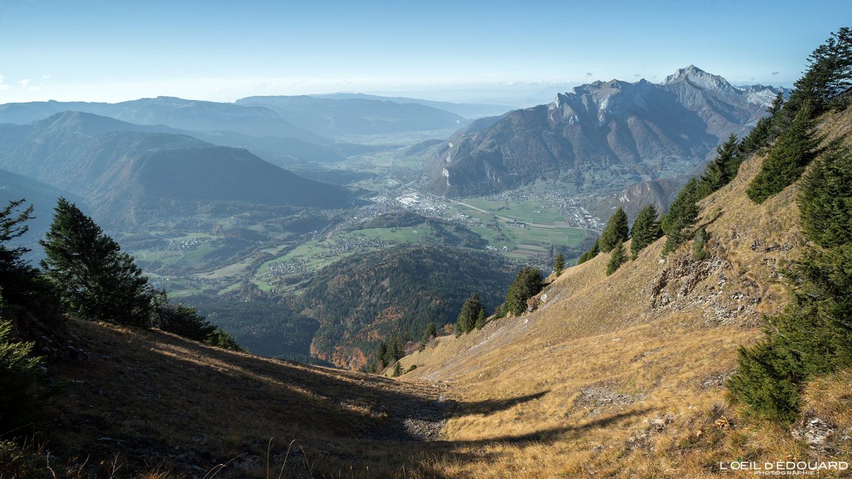 Vue Dent de Cons Massif des Bauges Haute-Savoie Alpes France Sentier Randonnée Montagne Paysage Nature Outdoor French Alps Mountain Landscape Hike Hiking
