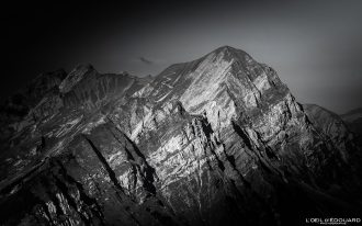 Mont Charvin Chaîne des Aravis - Vue Sommet Dent de Cons Massif des Bauges Haute-Savoie Alpes France Randonnée Montagne Paysage Nature Outdoor French Alps Summit Mountain Landscape