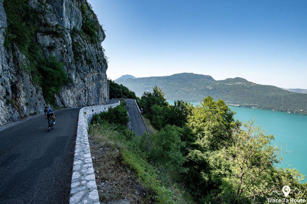 Cyclisme vélo de route Col de la Chambotte Lac du Bourget Savoie Alpes France - Paysage Montagne Outdoor French Alps Mountain Landscape road bike