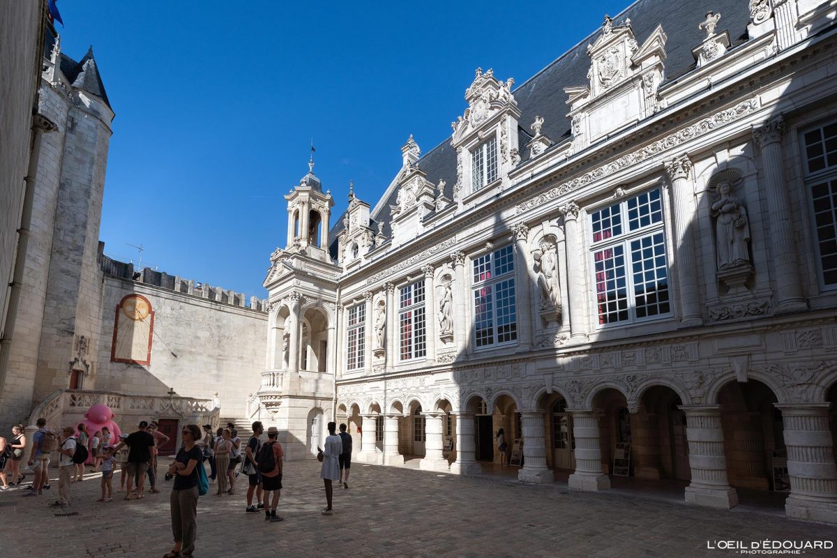 Hôtel de Ville La Rochelle Charente-Maritime Visit France Tourisme Vacances Holidays Travel City view Architecture