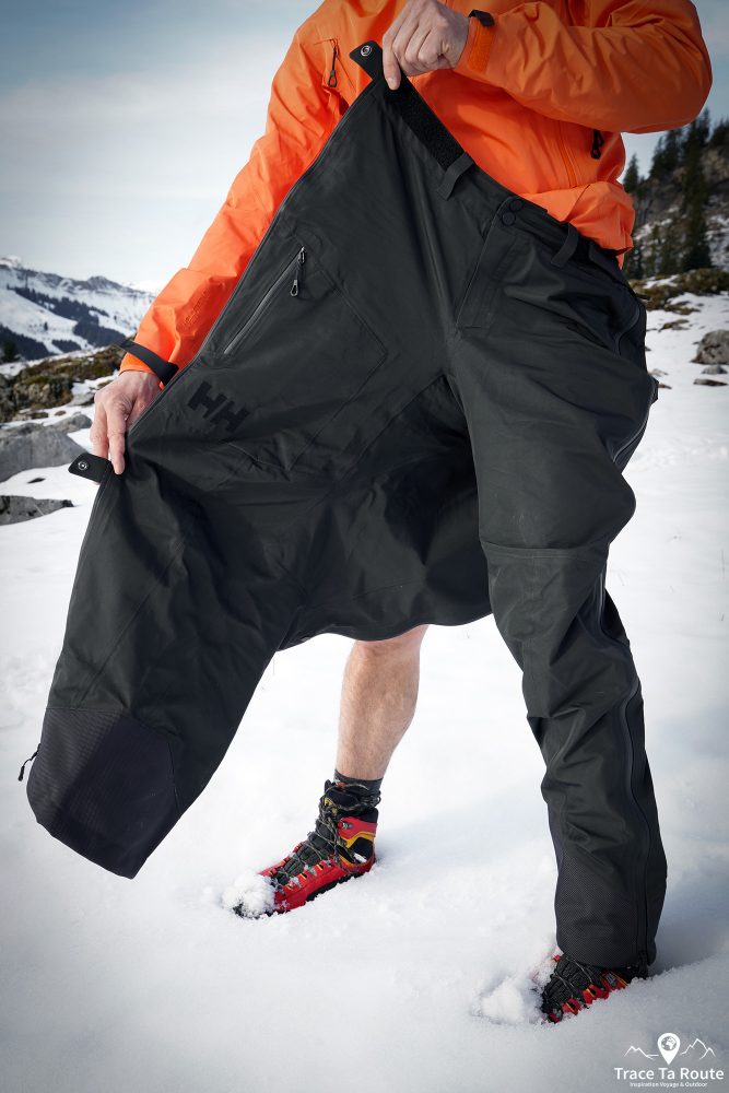 Test pantalon Helly Hansen Odin 9 Worlds Infinity Shell Pants Review outdoor mountaineering trouser hiking winter mountain snow - Ouverture zip pantalon imperméable randonnée alpinisme montagne hiver neige