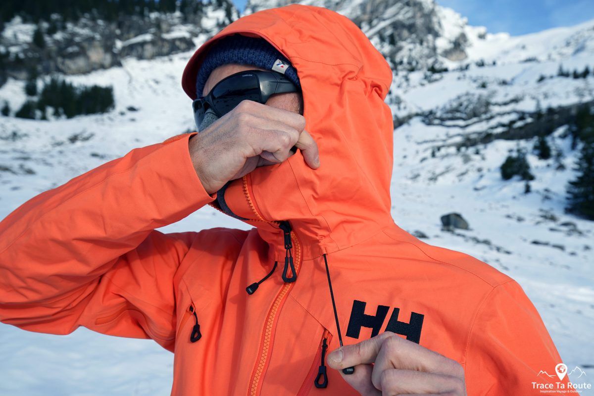 Test veste Helly Hansen Odin 9 Worlds Infinity Shell Jacket Hood Review outdoor mountaineering hiking winter mountain snow - Capuche Veste imperméable randonnée alpinisme montagne hiver neige