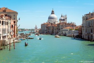 Grand Canal Venise Tourisme Italie Voyage - Basilica di Santa Maria della Salute Canal Grande Venezia Italia - Visit Venice Italy Travel Europe City View