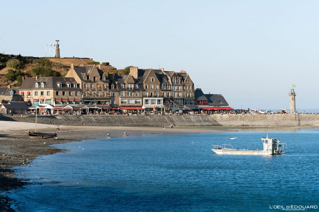 Maisons Port de Cancale Ille-et-Vilaine Bretagne Visit France Tourisme Vacances Holidays Travel French Brittany City Landscape View Seascape