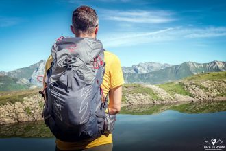 Test Sac à dos Osprey Talon Pro 30 Backpack Review Randonnée Montagne Nature Outdoor Hike Mountain Hiking - Lac de Tardevant Chaine des Aravis Haute-Savoie Alpes France French Alps Lake Lansdcape