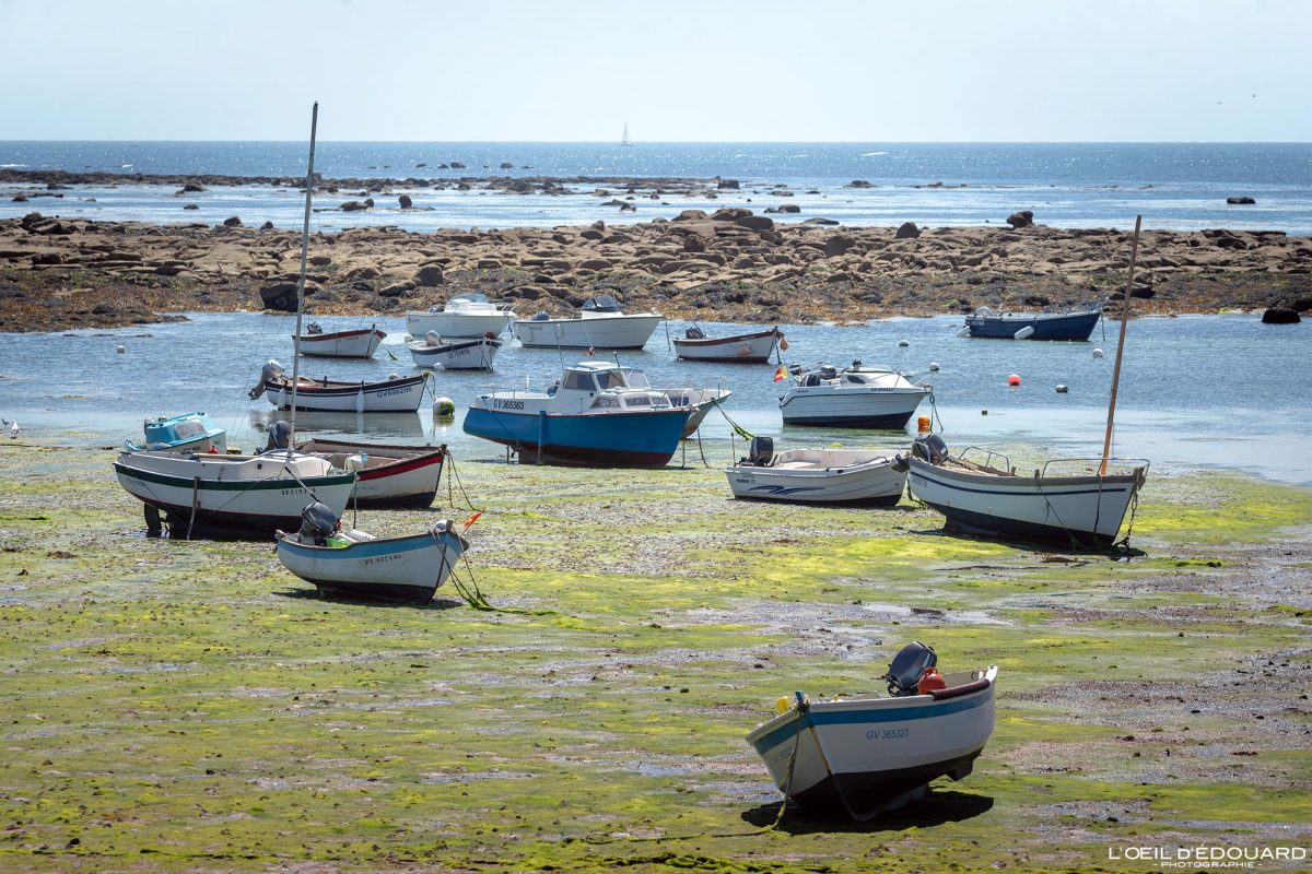 Bateaux à marée basse Pointe de Penmarc'h Finistère Bretagne Visit France Tourisme Vacances Océan Atlantique - Holidays Travel French Brittany Boats