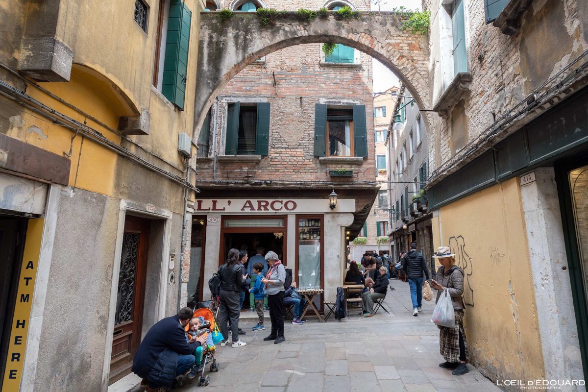 Restaurant Venise Tourisme Italie Voyage - Osteria All'Arco Venezia Italia Venice Visit Italy Travel Europe Street Photography